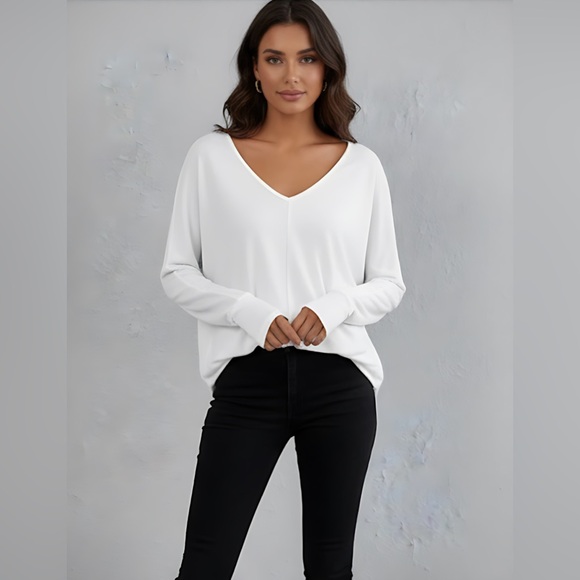 Tops - White Oversized V Neck Batwing Long Sleeve Knit Tee